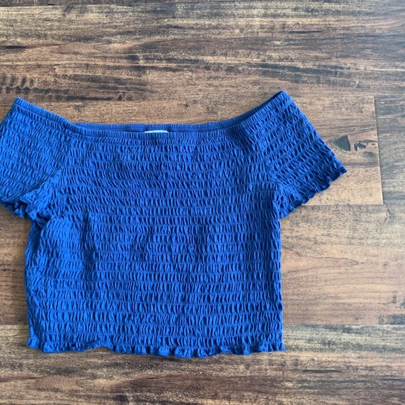 Off-the-shoulder ruffled purple crop top - Picture 4 of 5